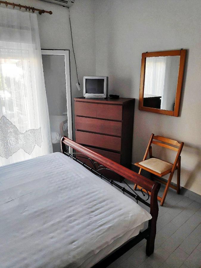 Nicole'S Residence Полихроно Екстериор снимка